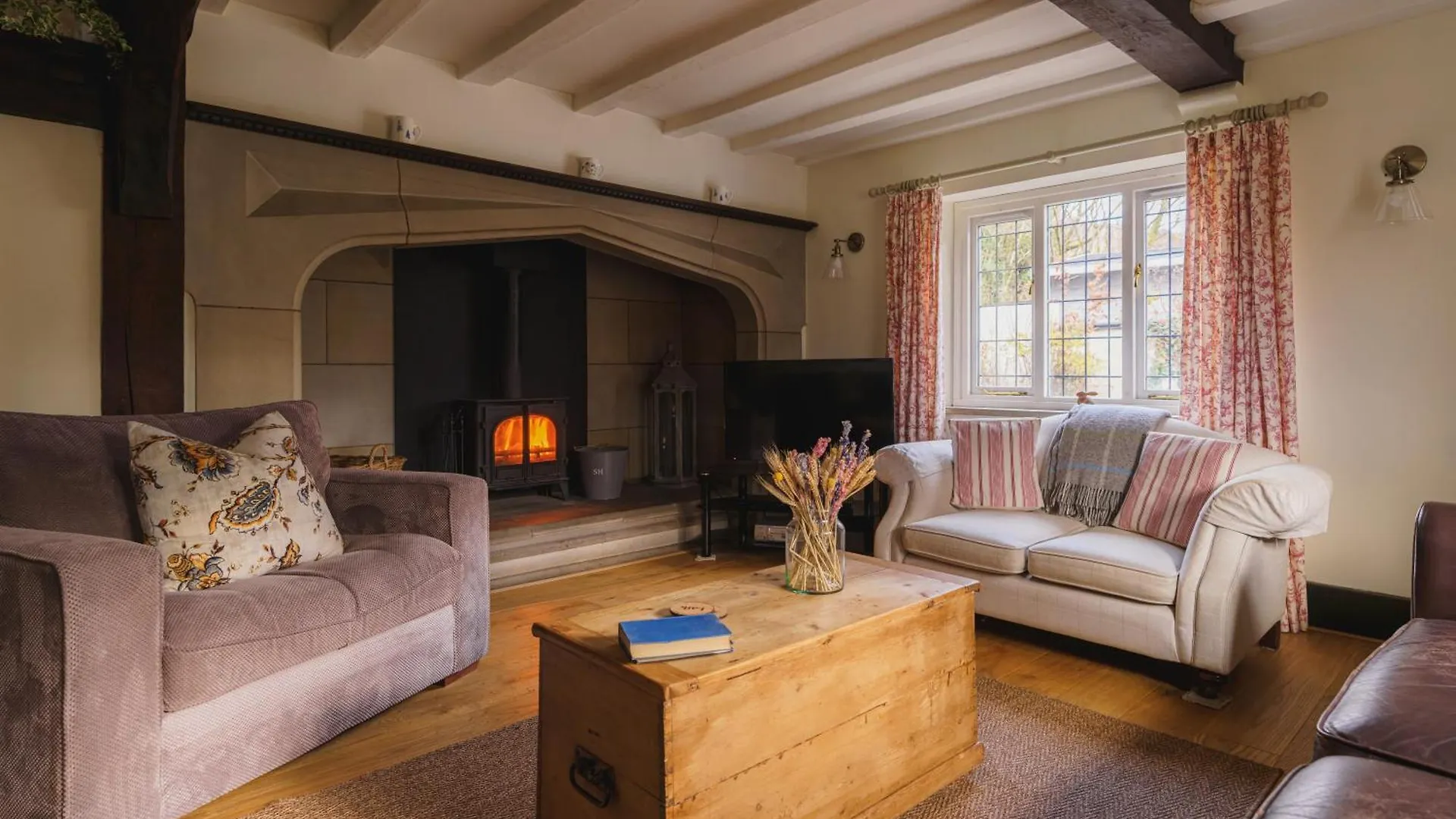 Holiday home Half Way House, Clappersgate, Sleeps 8