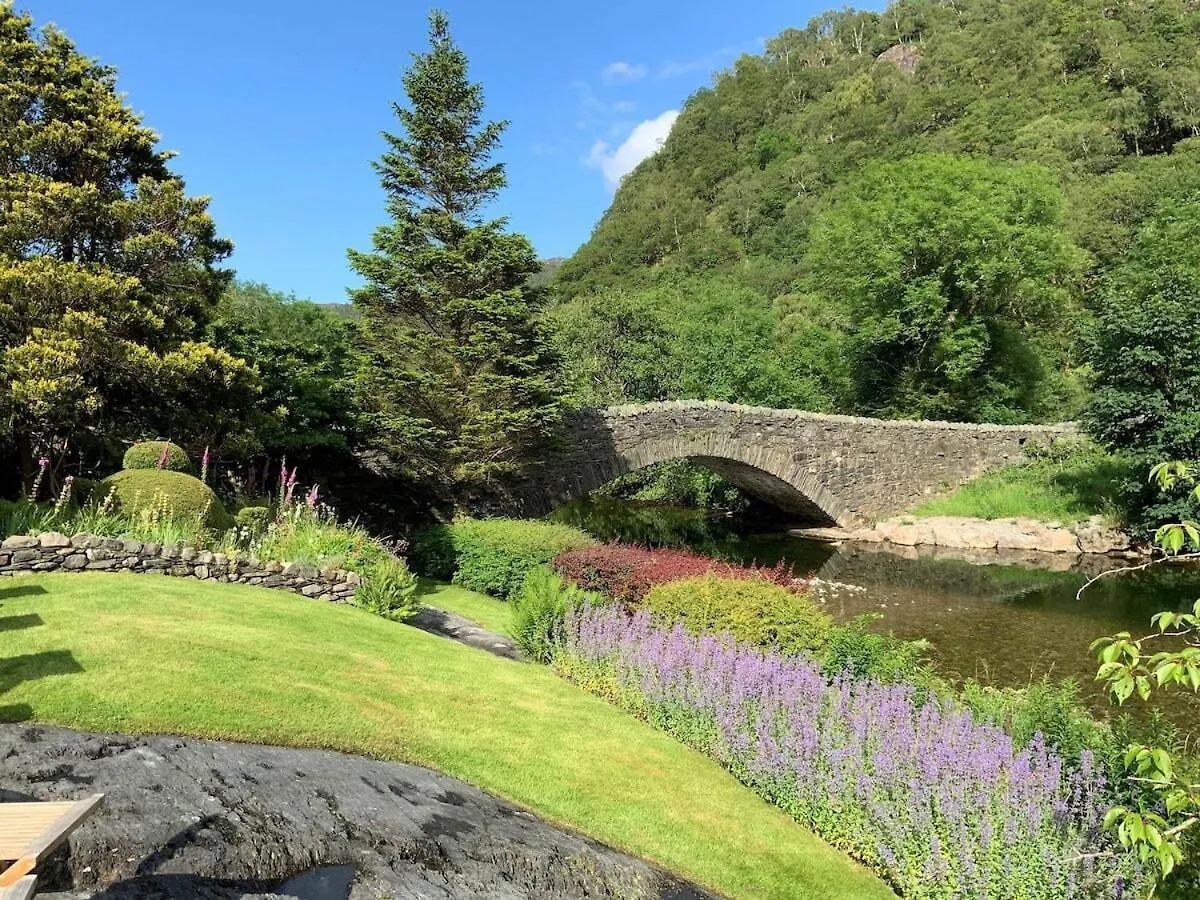 Bridge Nyaraló
