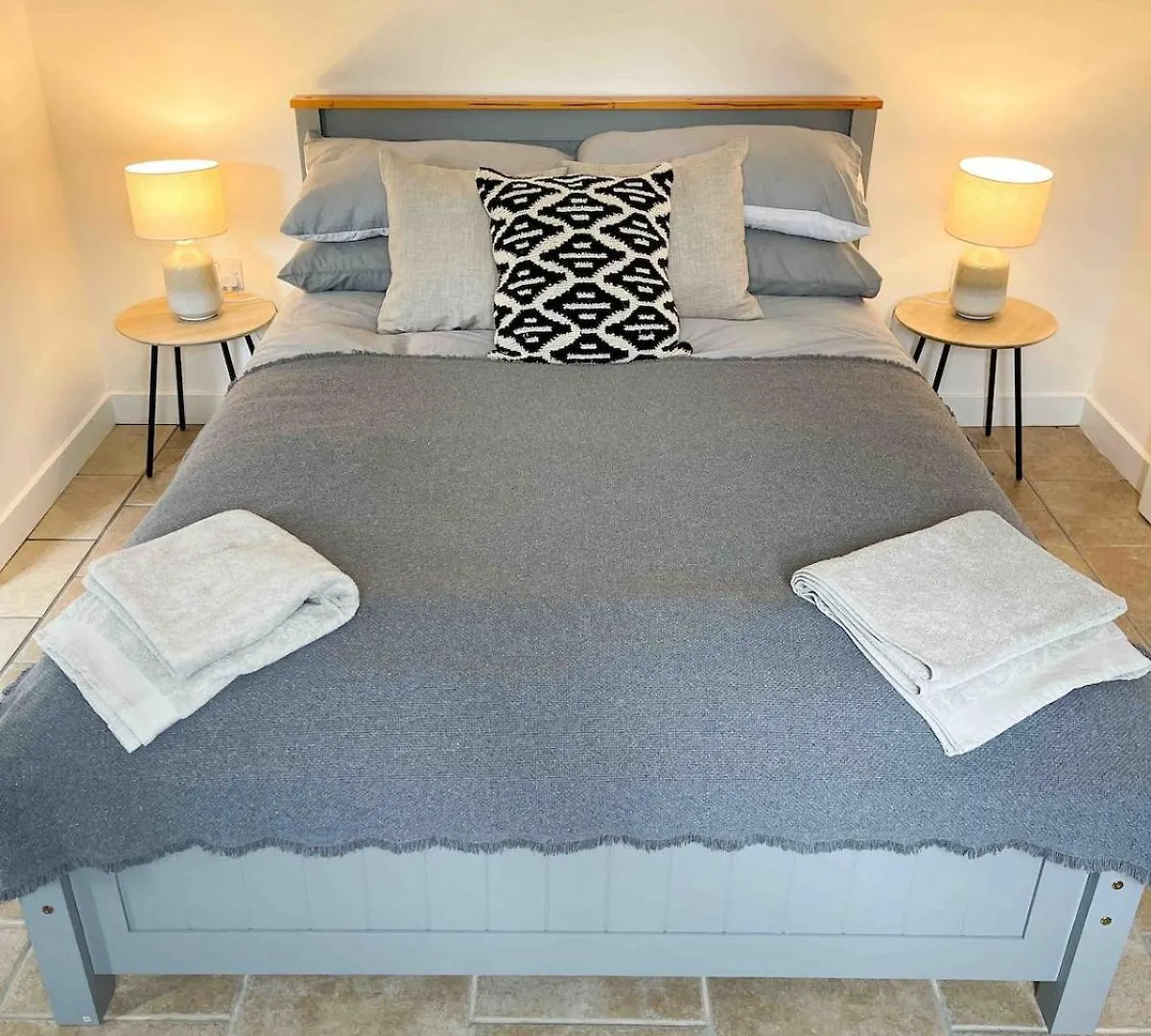 The Retreat, Self-contained Cosy Anex, M6 A75 Gretna Apartment *