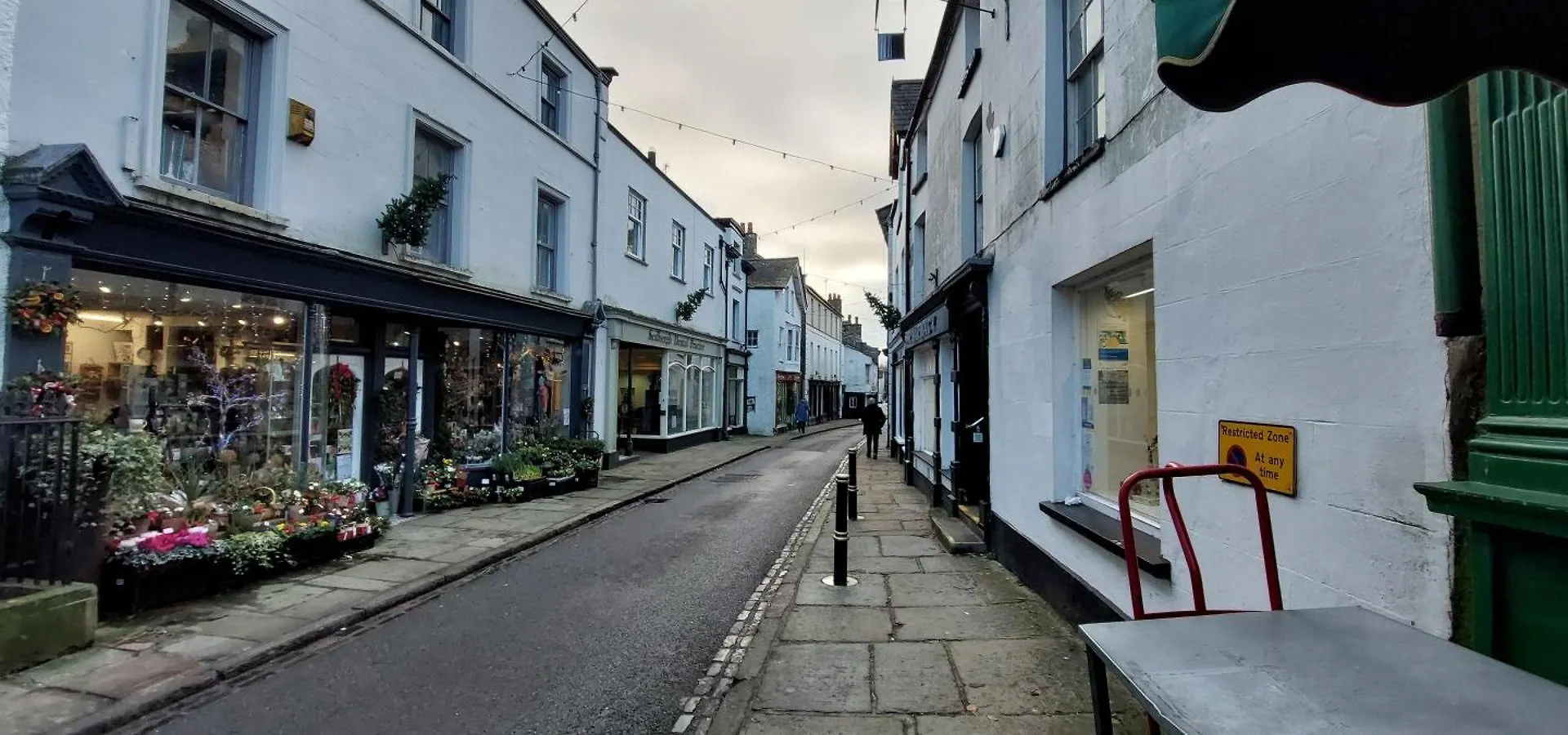 Cosy For Two In The Centre Of