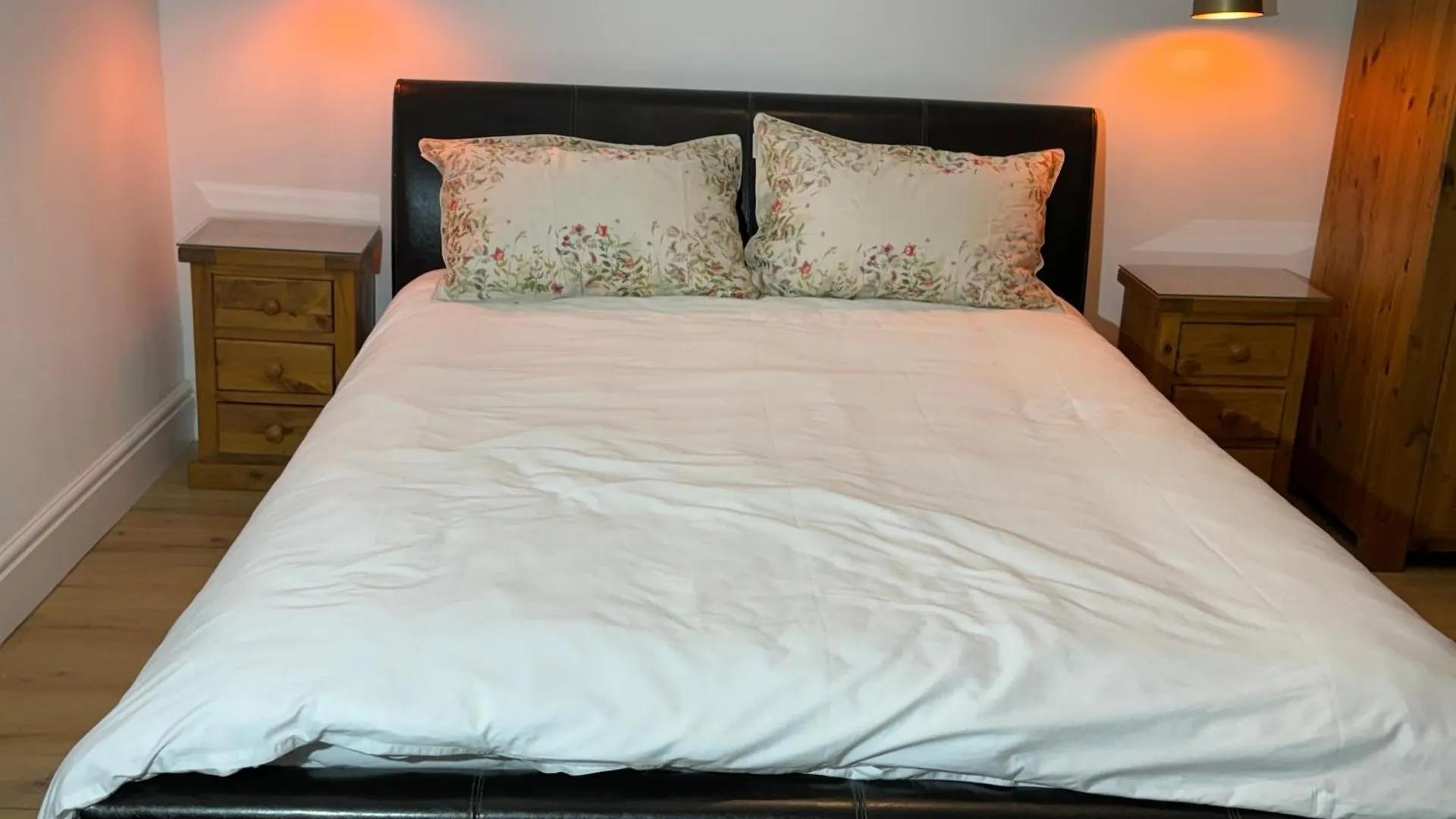 Guest house King-bed En-suite
