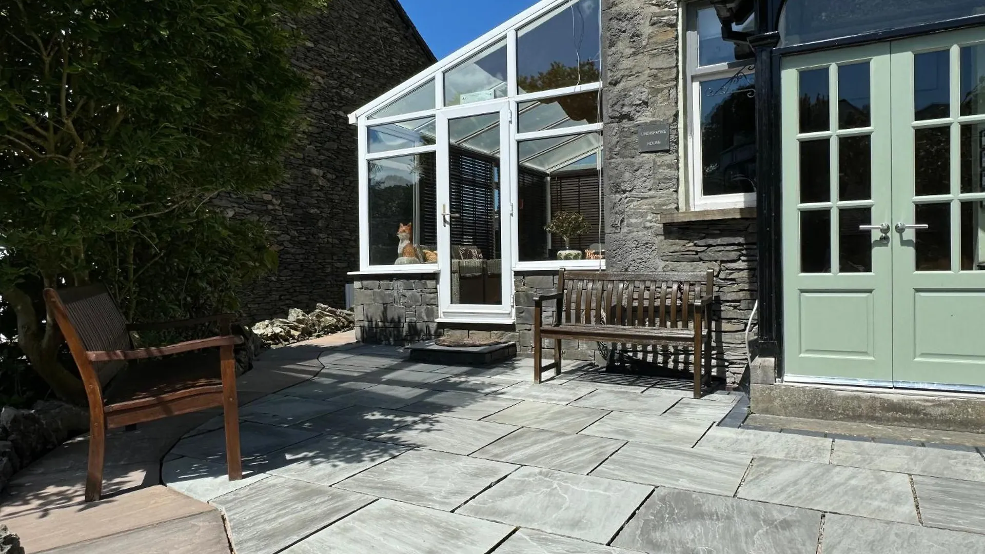 Guest house King-bed En-suite
