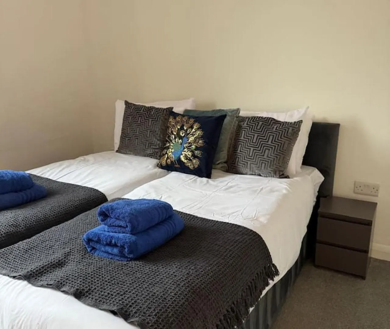 The Wordsworth - Stylish Abode