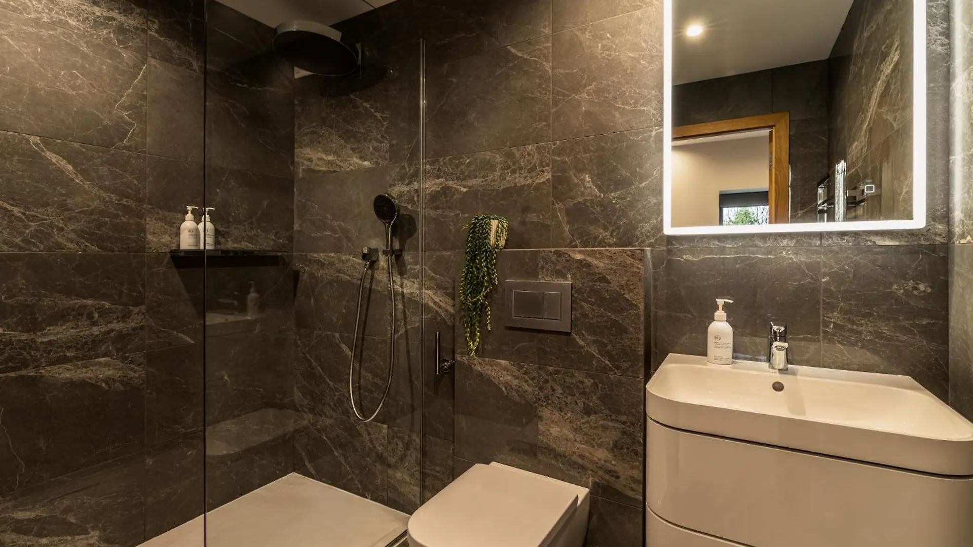 בית נופש Midways, Stunning Retreat In The Heart Of באונס-און-ווינדרמיר