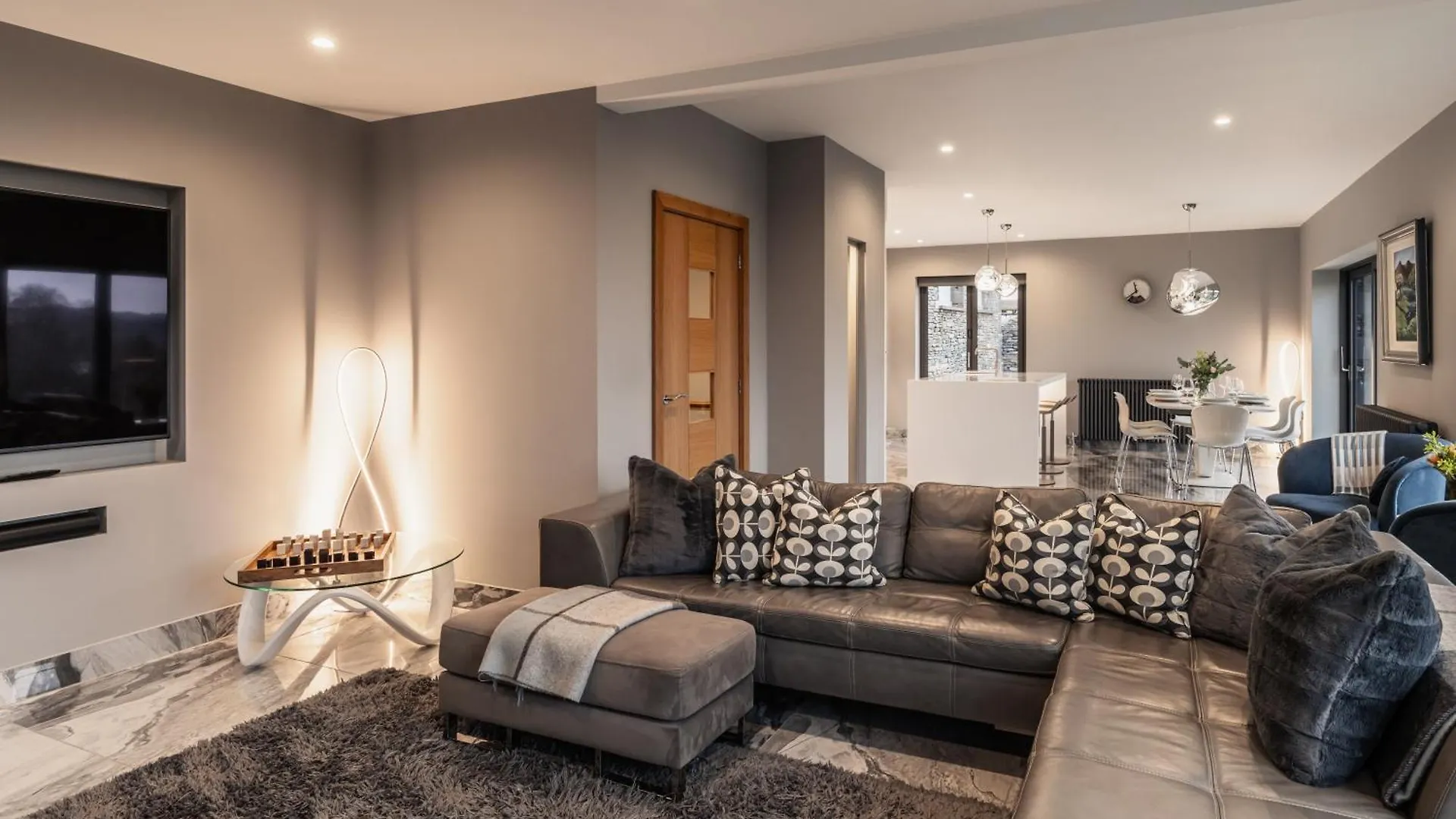 Midways, Stunning Retreat In The Heart Of Holiday home Bowness-on-Windermere