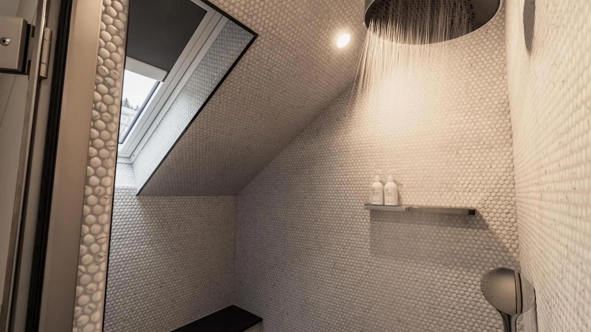 Midways, Stunning Retreat In The Heart Of *
