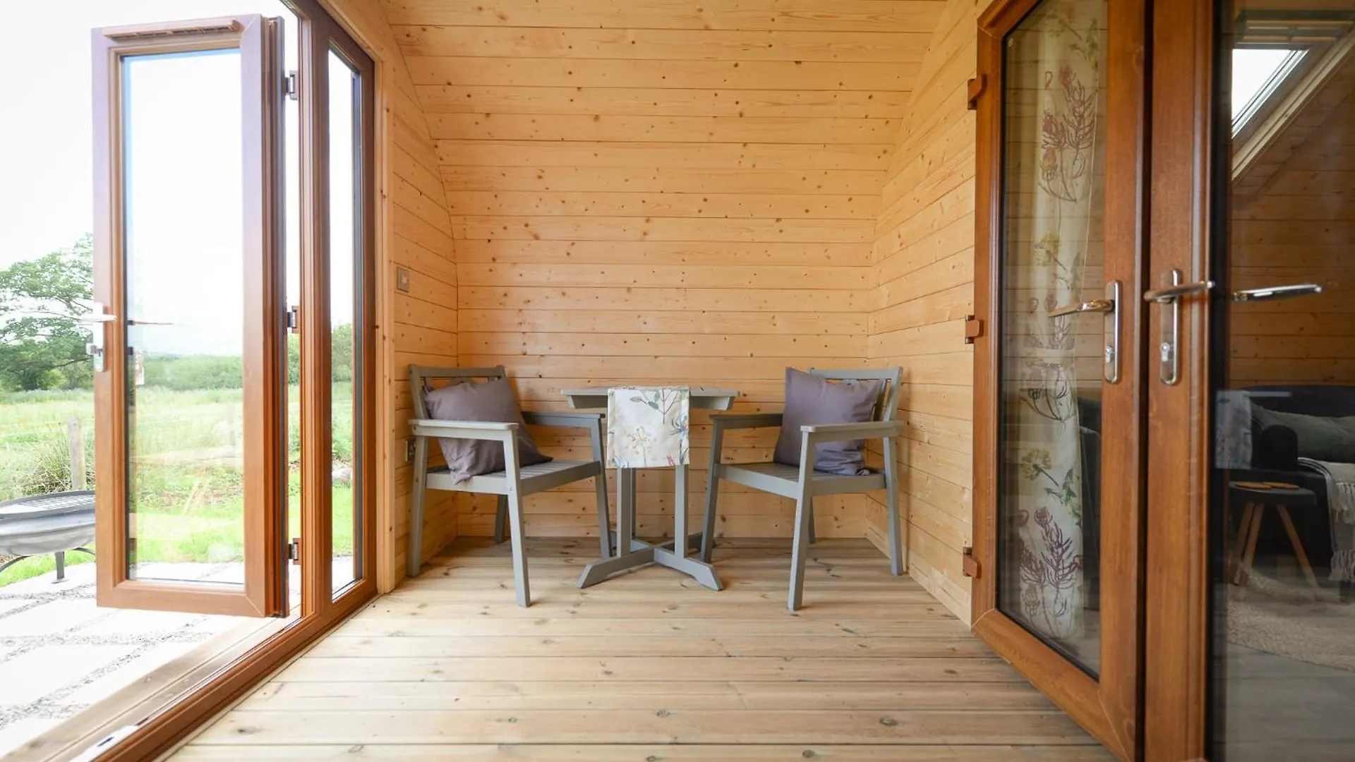 Luxury Glamping Pod - Garthside Camping *
