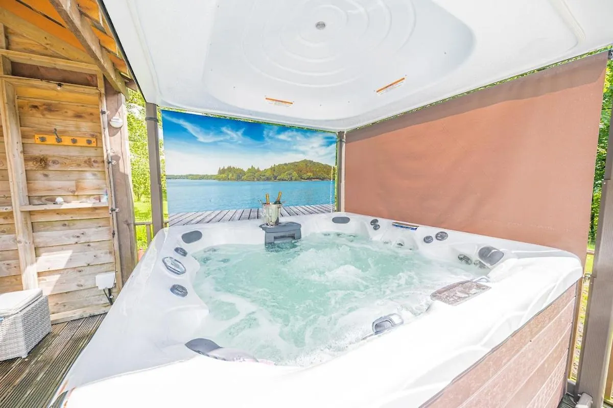 Holiday home Stunning Character With Hot Tub & Sauna *