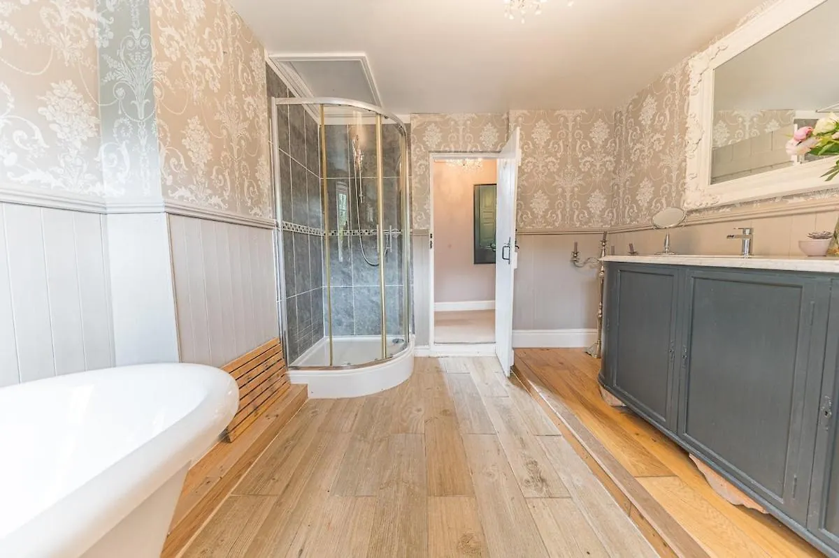 Stunning Character With Hot Tub & Sauna Holiday home *