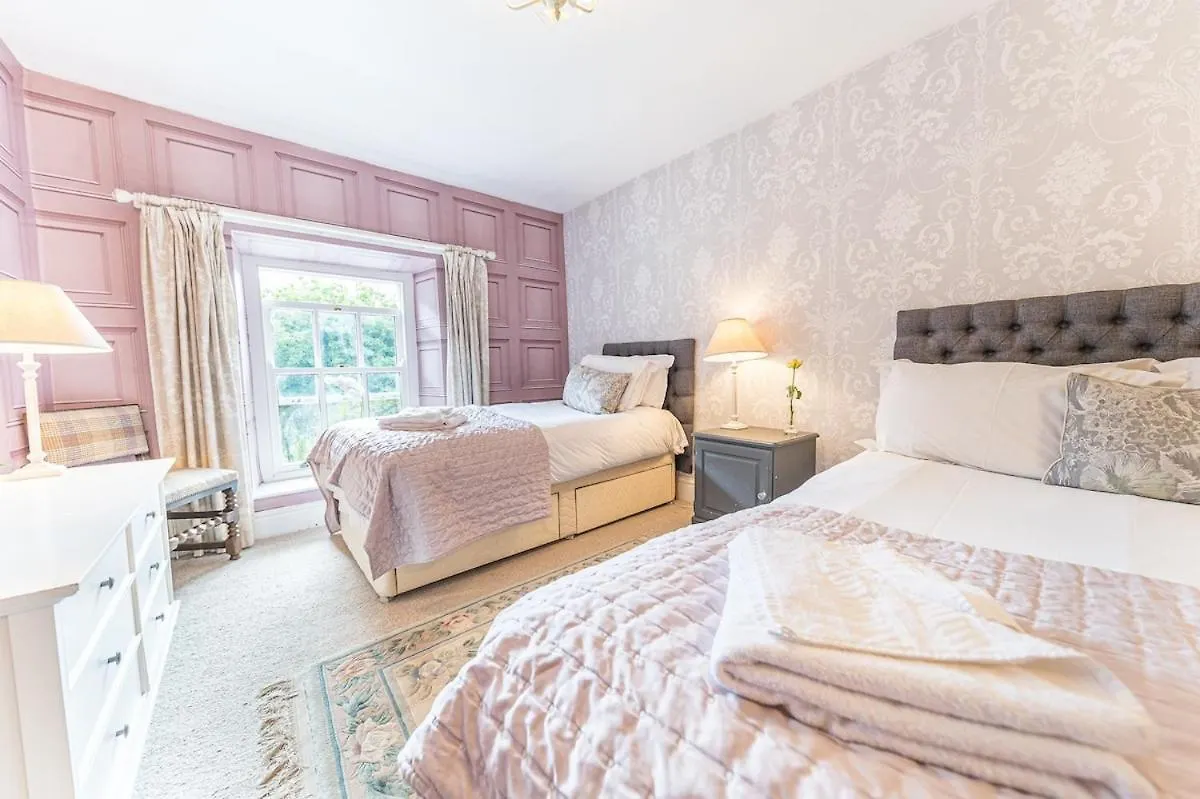 Stunning Character With Hot Tub & Sauna Holiday home Kendal