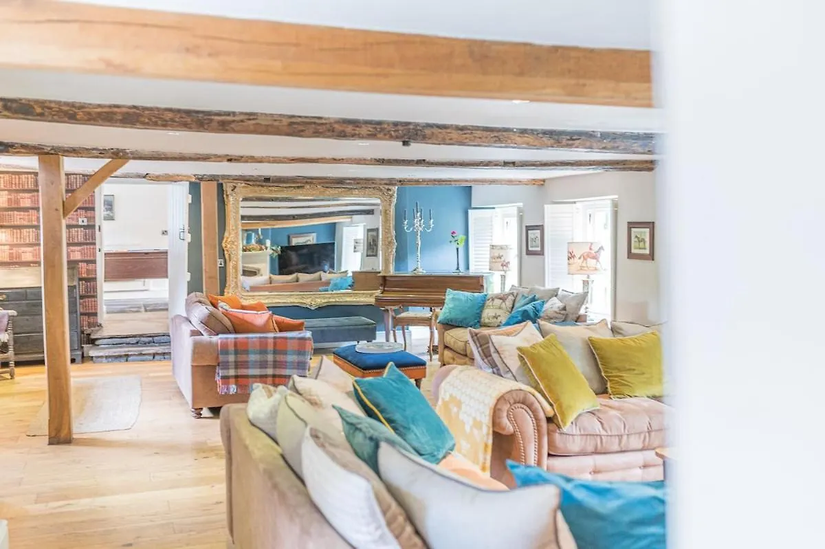 Holiday home Stunning Character With Hot Tub & Sauna *