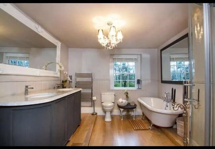 Stunning Character With Hot Tub & Sauna Kendal