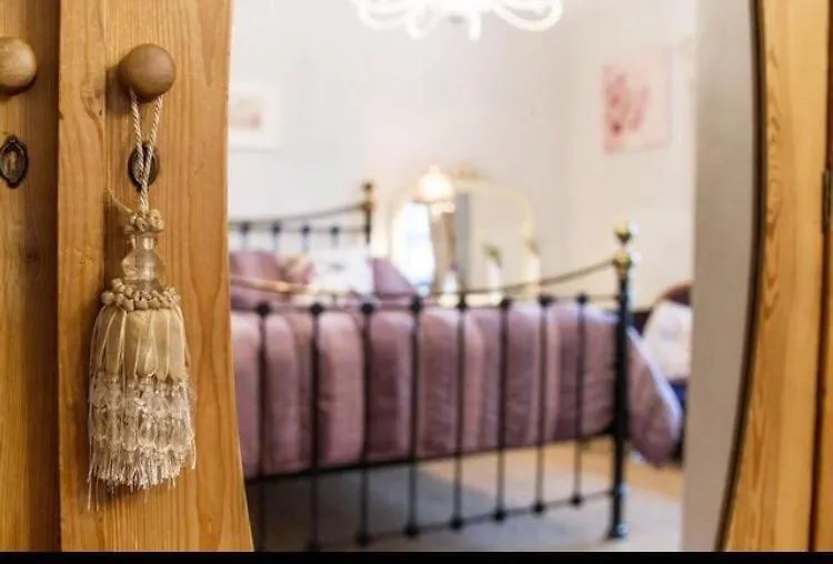 Stunning Character With Hot Tub & Sauna * Kendal