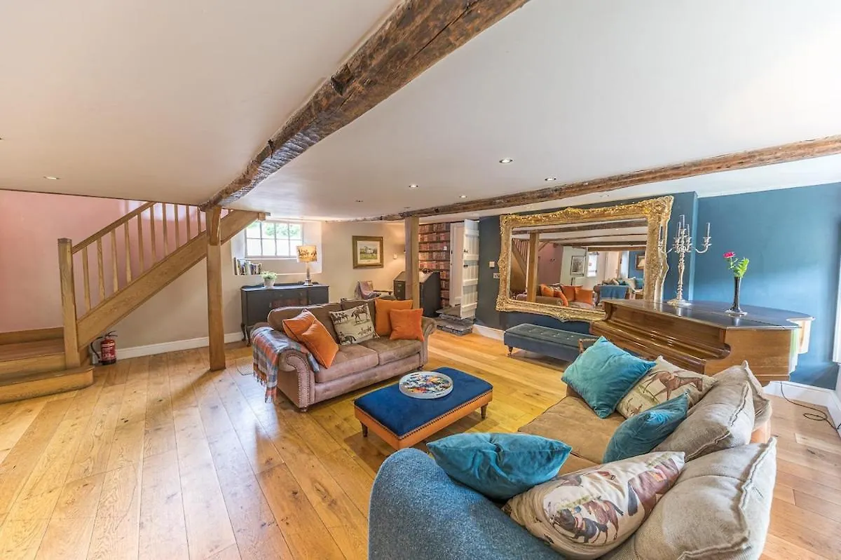 Holiday home Stunning Character With Hot Tub & Sauna *