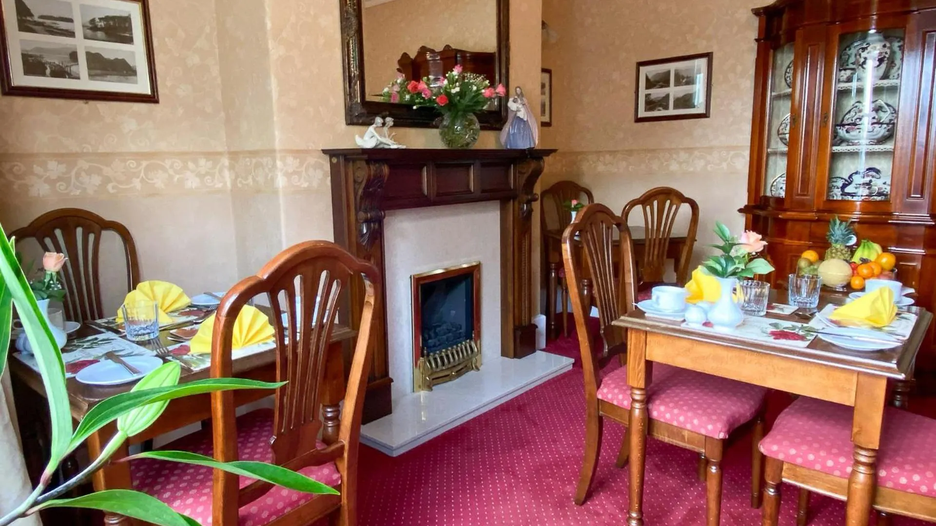 Bed & Breakfast Number 10 *