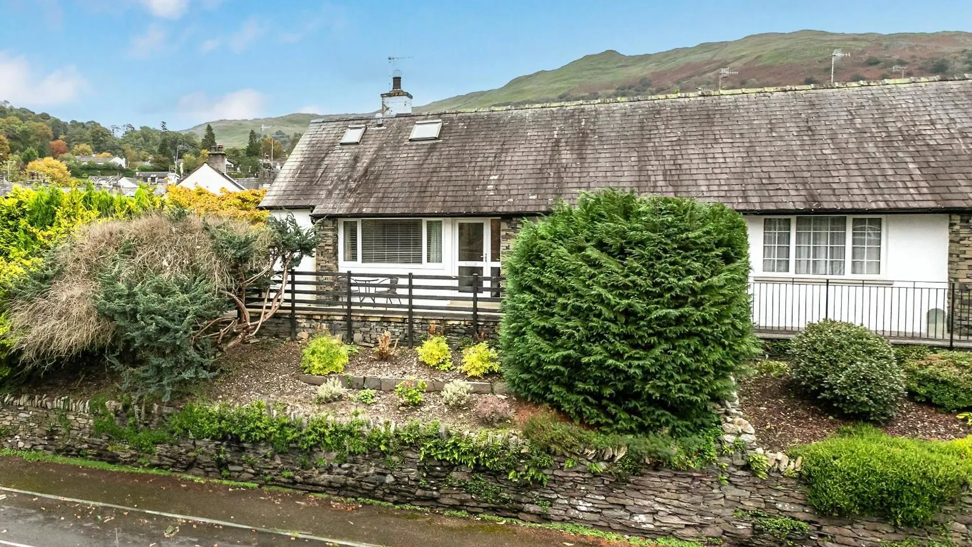 Lyndhurst * Ambleside