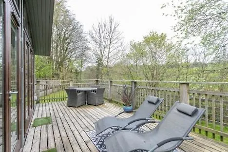Family Friendly, Lovely Lakeland With Private Parking And A Patio シャレー ホークスヘッド