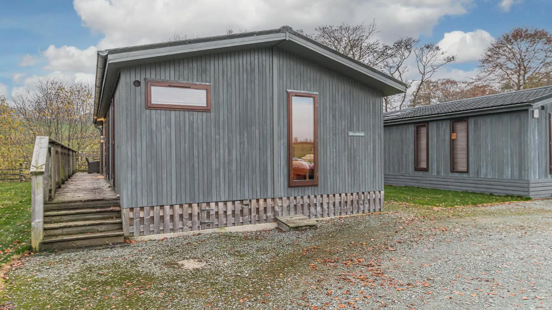 Family Friendly, Lovely Lakeland With Private Parking And A Patio ホークスヘッド