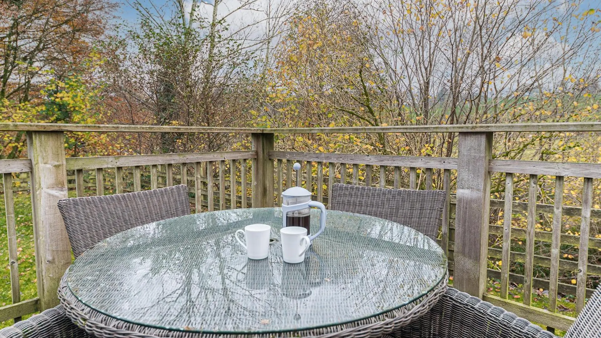 Family Friendly, Lovely Lakeland With Private Parking And A Patio
