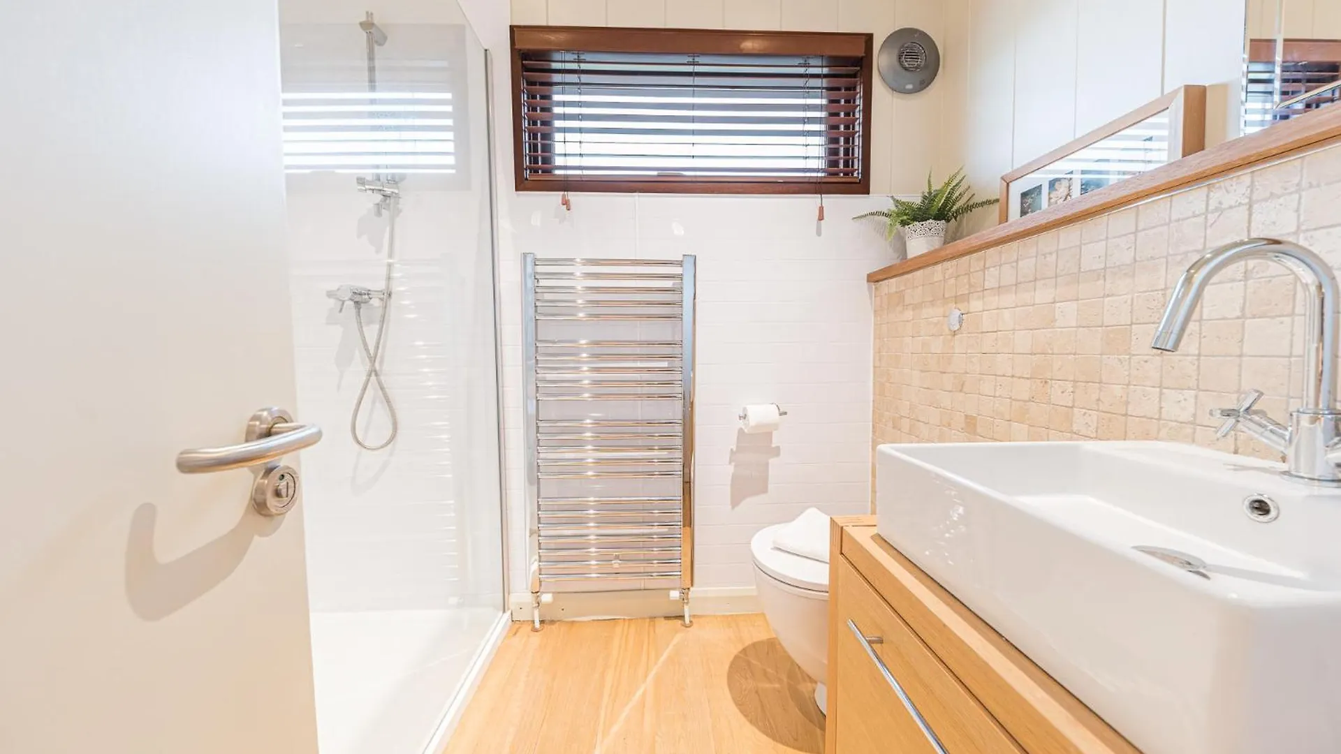Chalet Family Friendly, Lovely Lakeland With Private Parking And A Patio Hawkshead