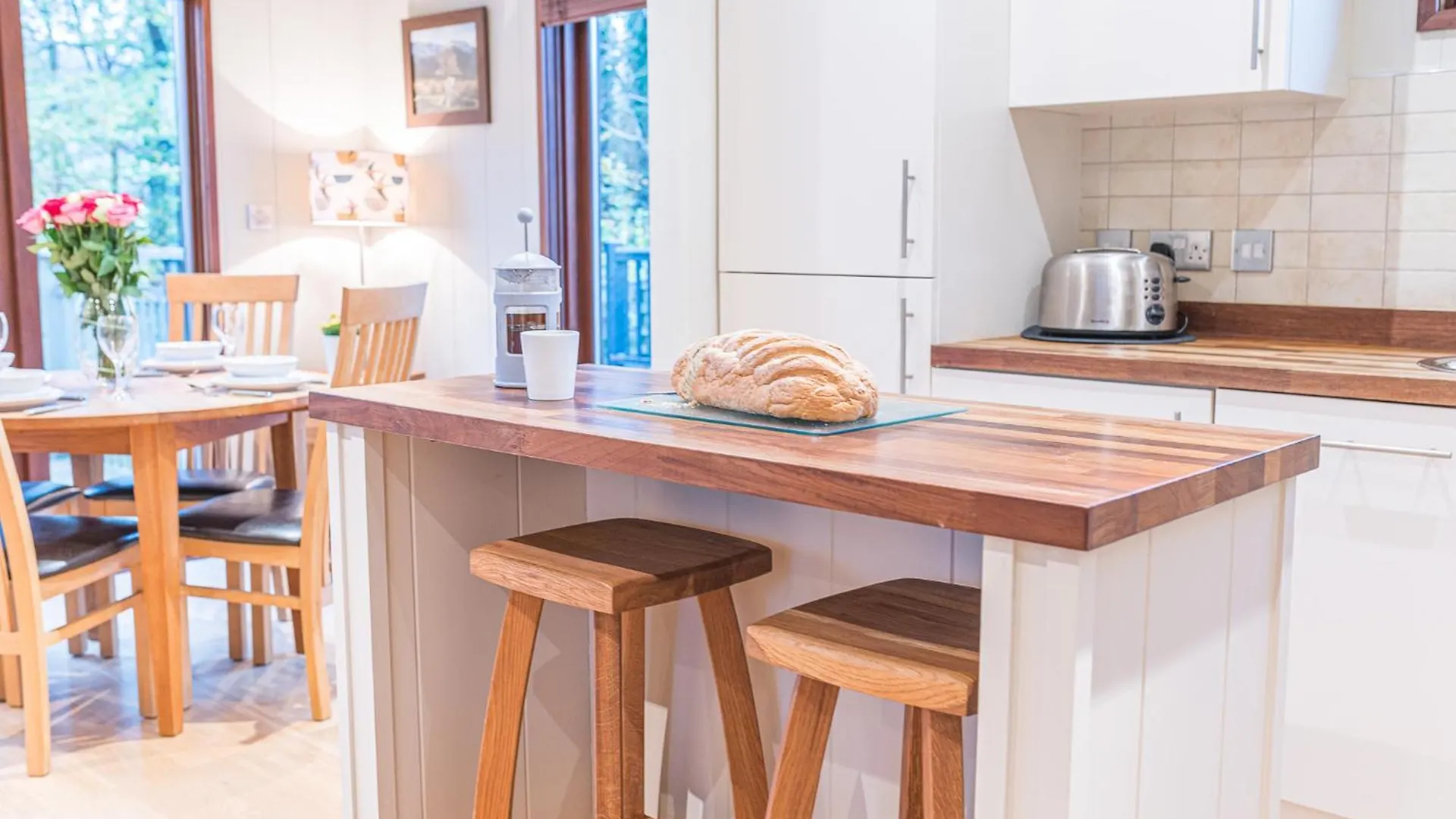 Family Friendly, Lovely Lakeland With Private Parking And A Patio Chalet Hawkshead