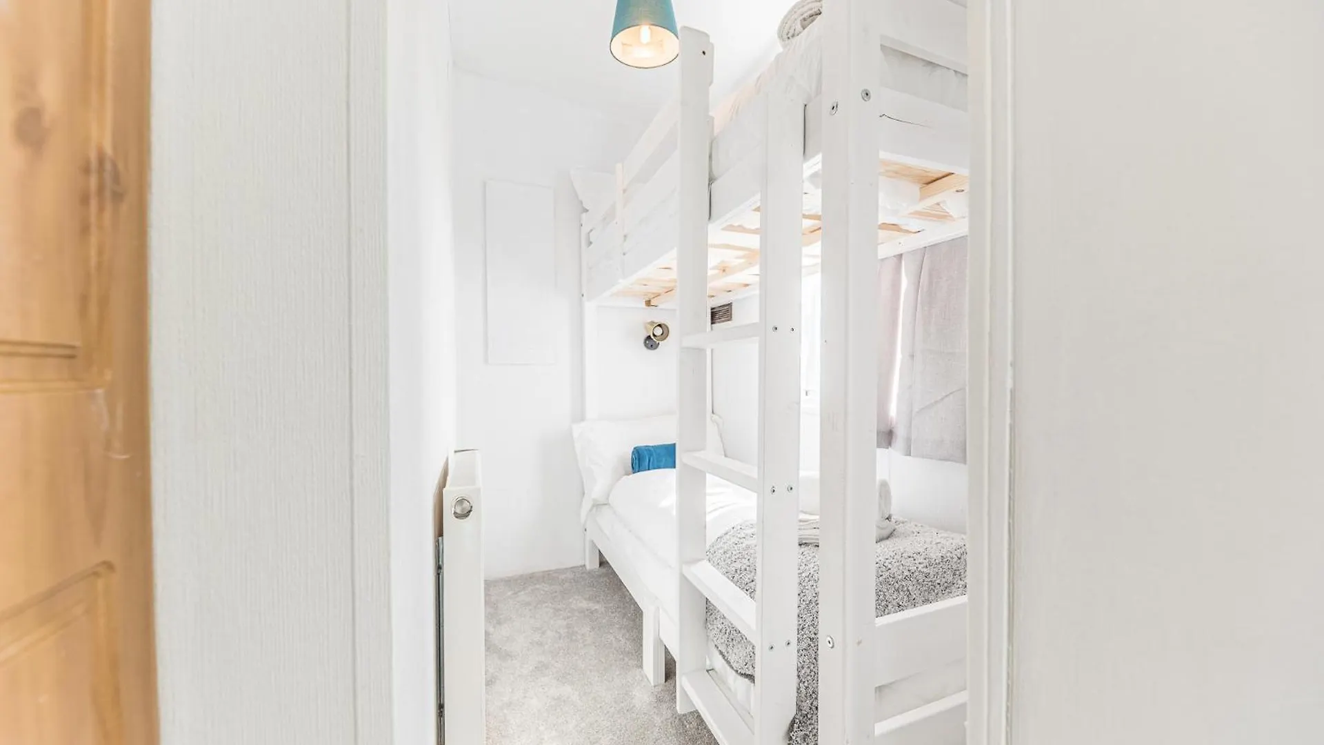 Comfortable, Well Located At White Cross Bay *