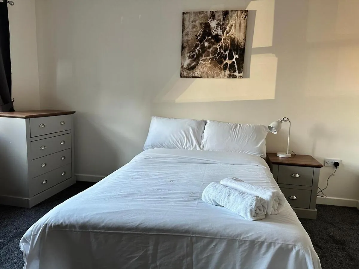 Spacious Luxurious Serviced 6 Vakantiehuis