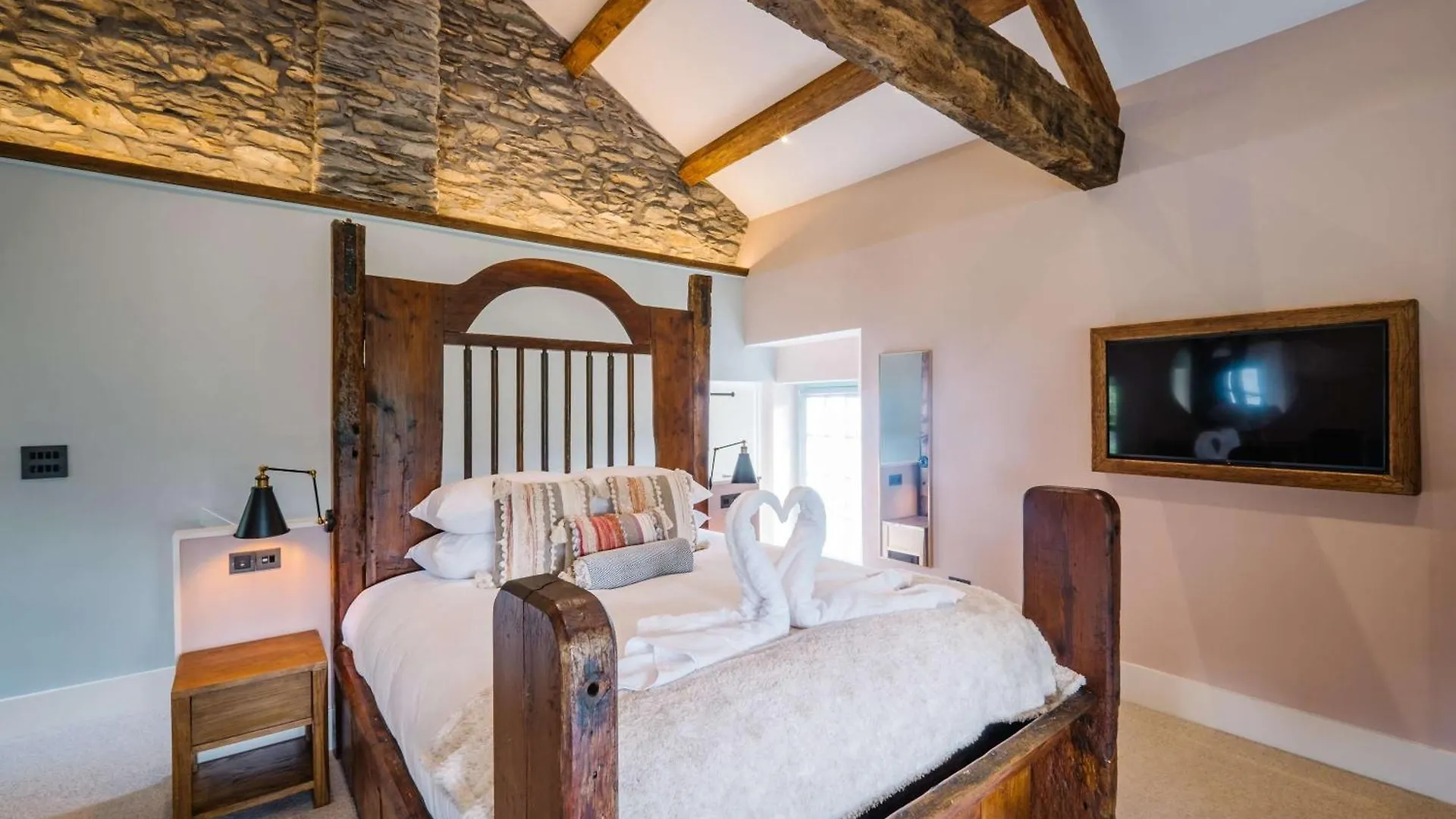 Beautiful Grade 2 Listed Building- Single Dwelling Holiday home Bowness-on-Windermere