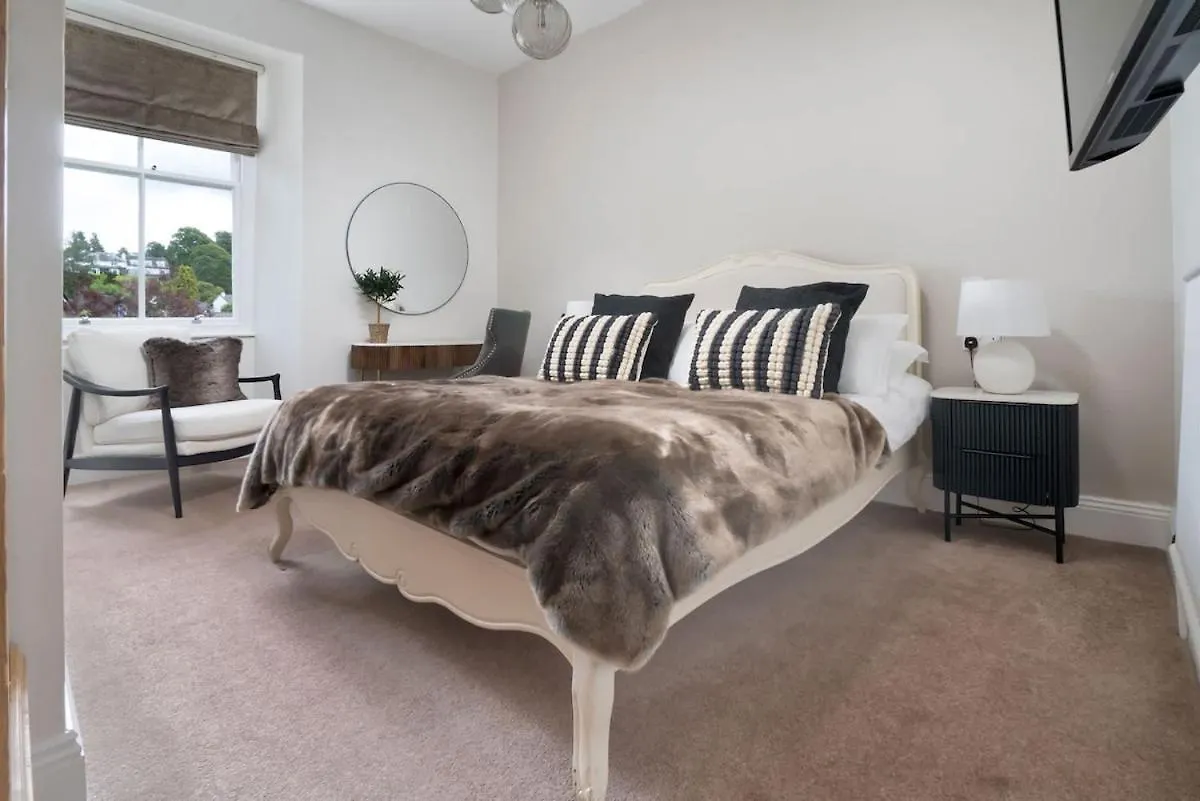 Holiday home Rosemount X3 Bed Townehouse With Hot Tub & Parking, *