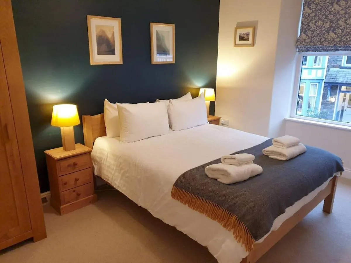 Holmdale - * Ambleside