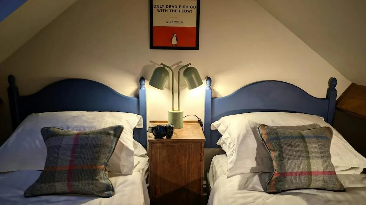 Cosy Book & Unwind *