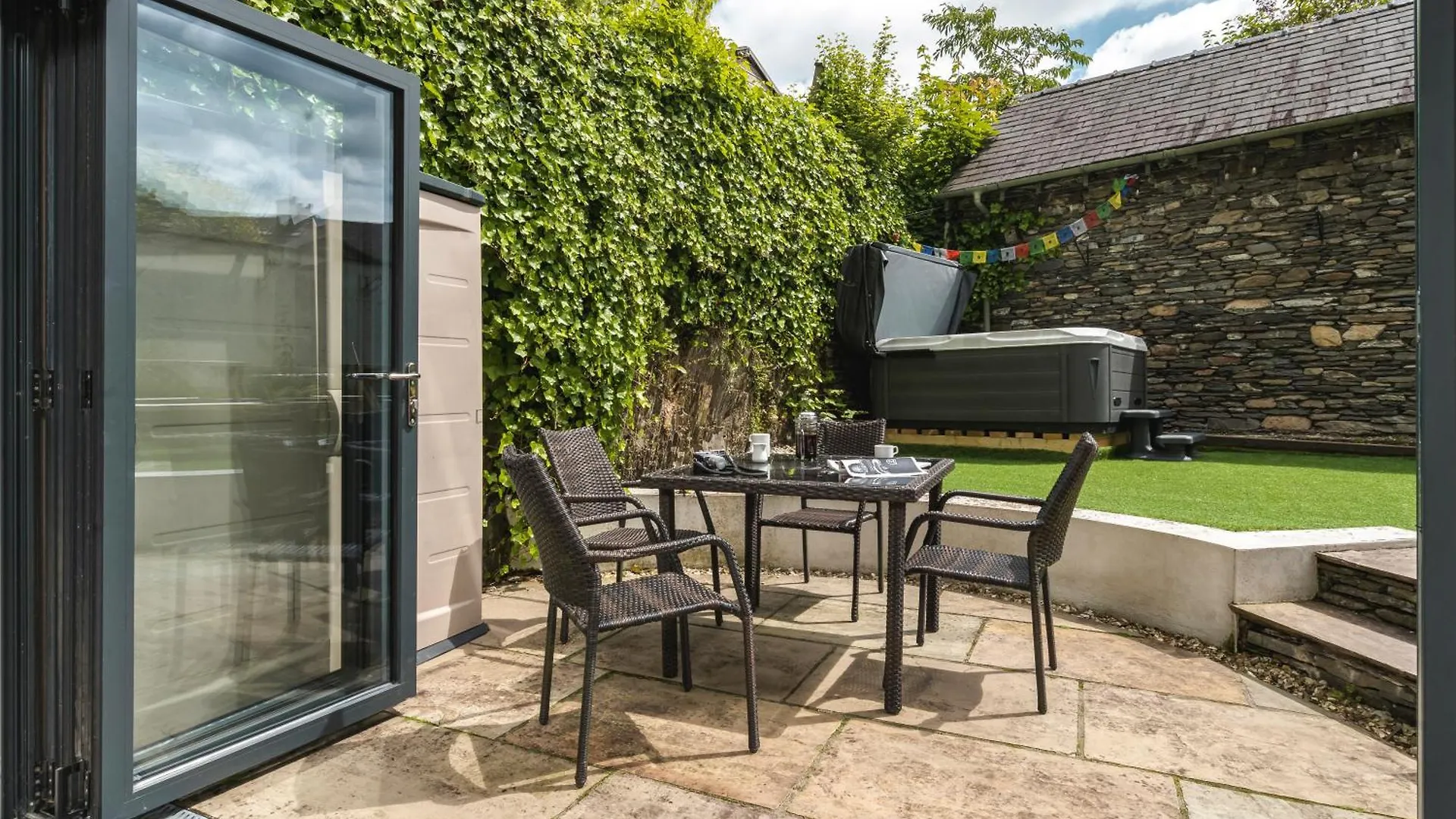 Holiday home Rosemount District Townhouse With Hot Tub
