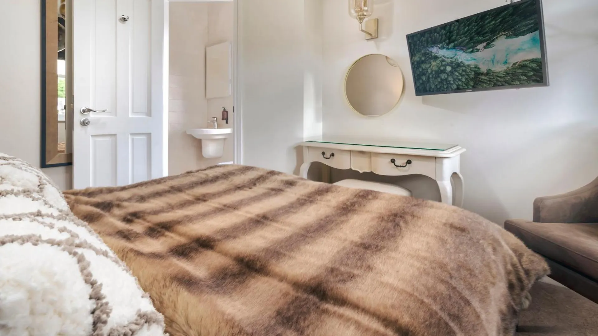 Rosemount District Townhouse With Hot Tub Holiday home Windermere