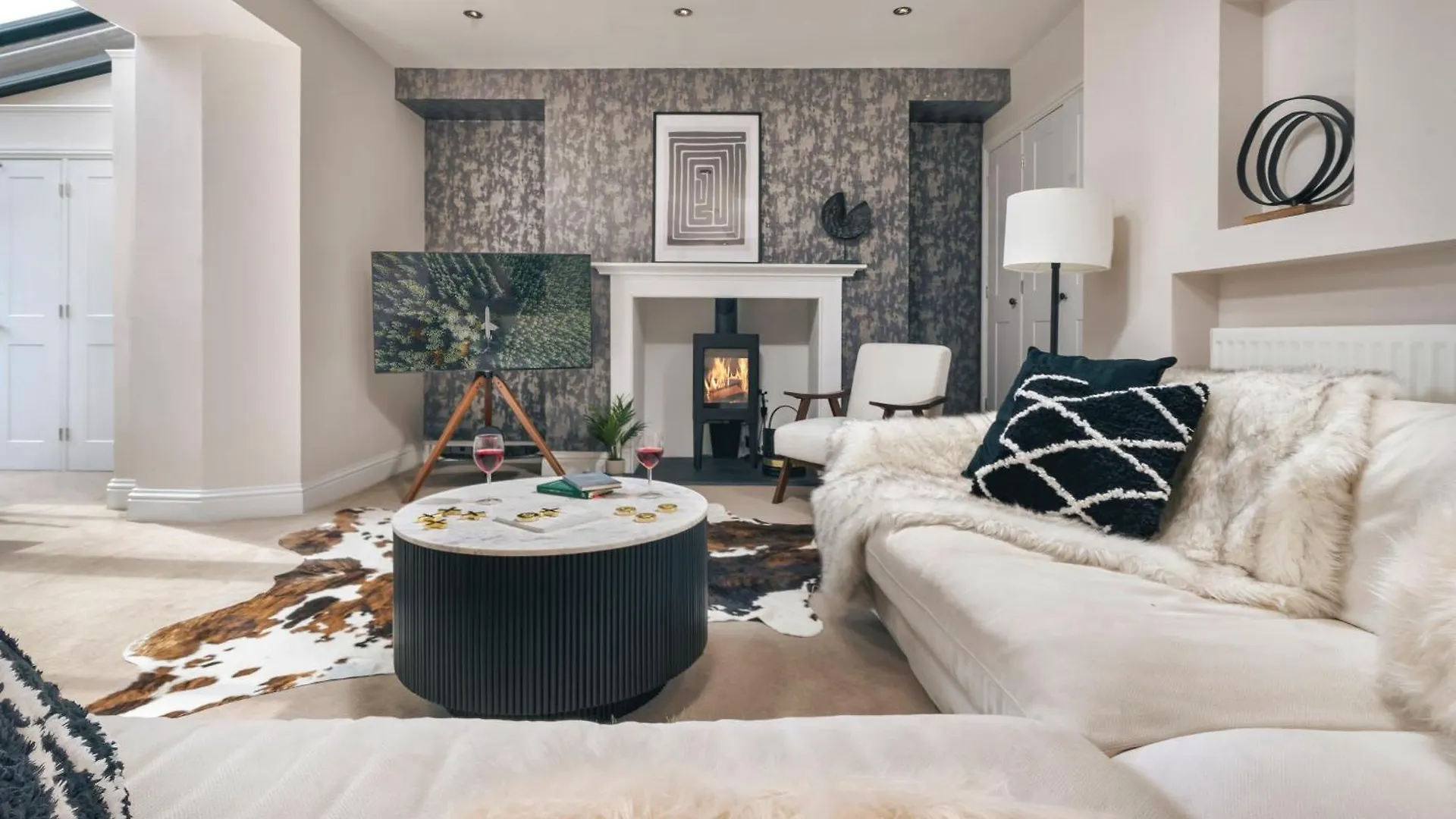 Rosemount District Townhouse With Hot Tub