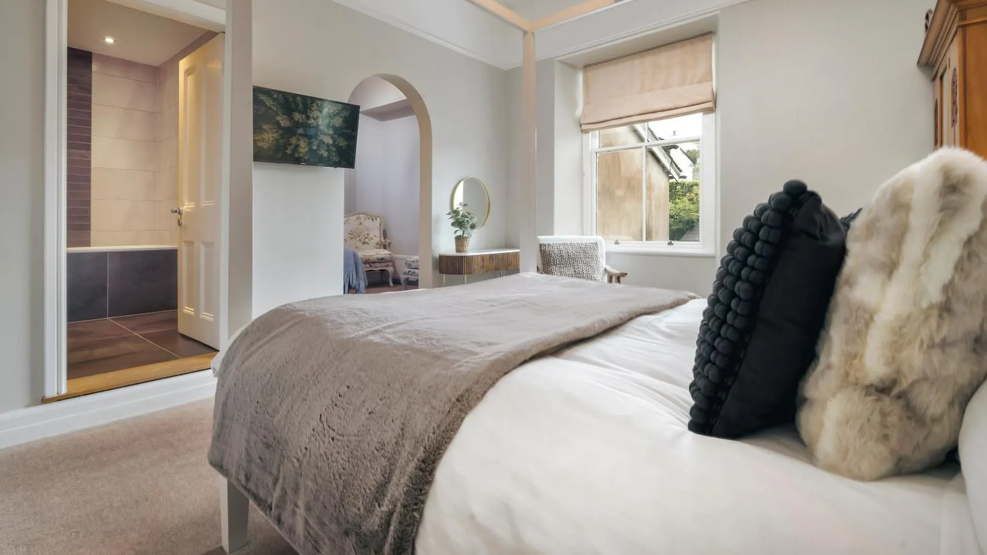 Rosemount District Townhouse With Hot Tub Windermere