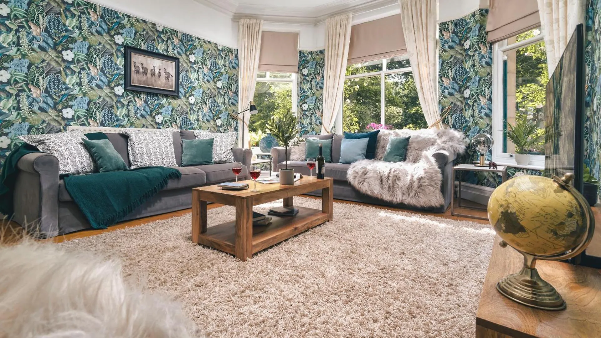 Rosemount District Townhouse With Hot Tub Holiday home