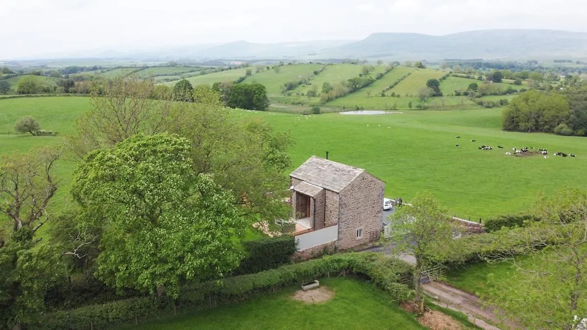 Owls Nook Barn, Luxury Barn With Hot Tub & Sauna Holiday home *