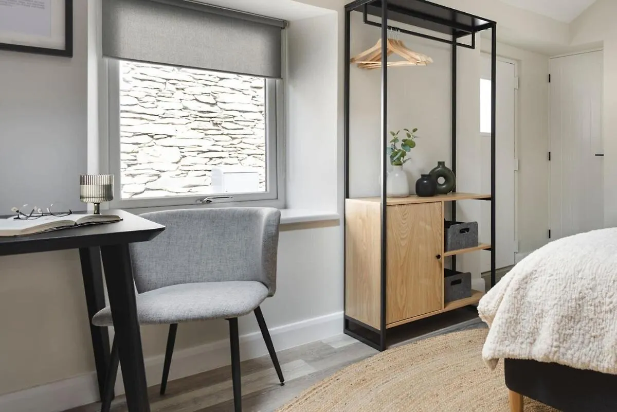 The Ferry View Apartment *
