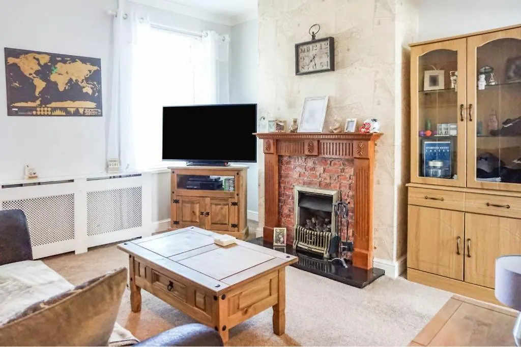 Holiday home Lucky 7 - Ideal For Trade & Family - 2 Bedrooms - 2 Beds - Max 4 Guests - Close To Bae, Docks, District, Beaches