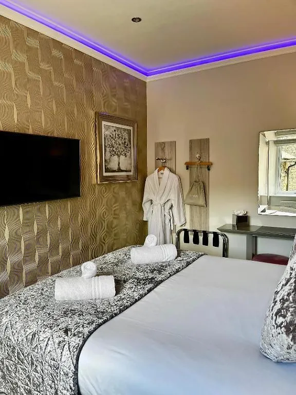 Bijou Boutique Luxury One And Two Bedroom Apartments, Location,parking Appartement