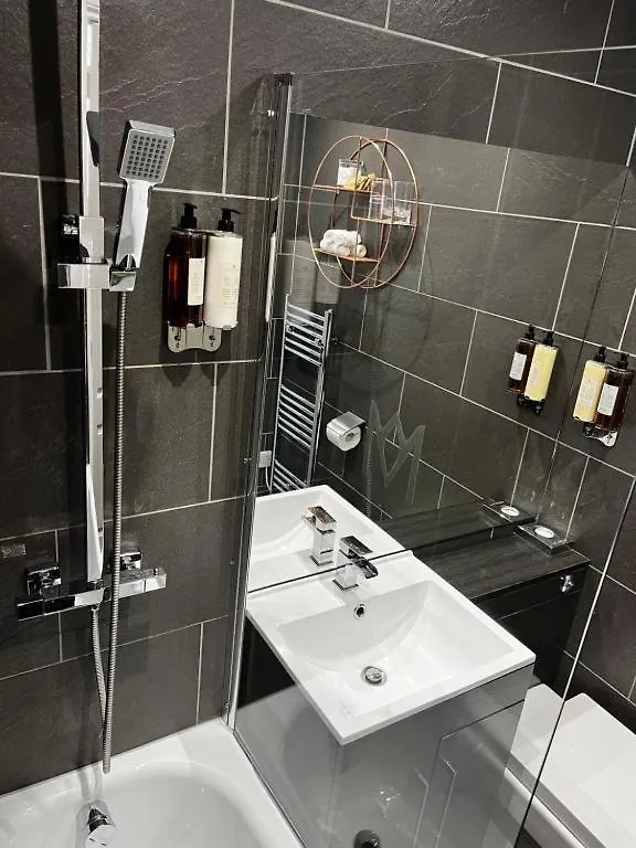 Bijou Boutique Luxury One And Two Bedroom Apartments, Location,parking 公寓 鲍内斯温德米尔