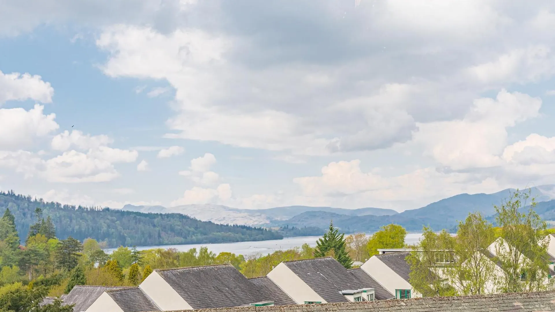 Location, Views, Parking Apartment
