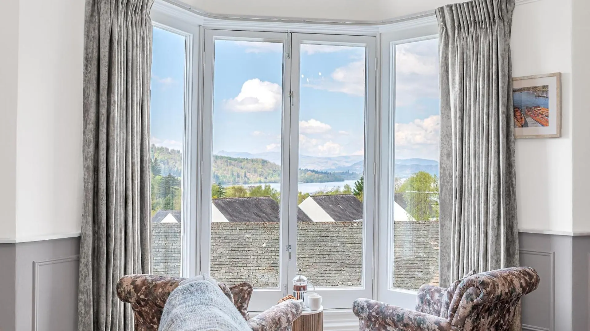 Location, Views, Parking Apartment Bowness-on-Windermere