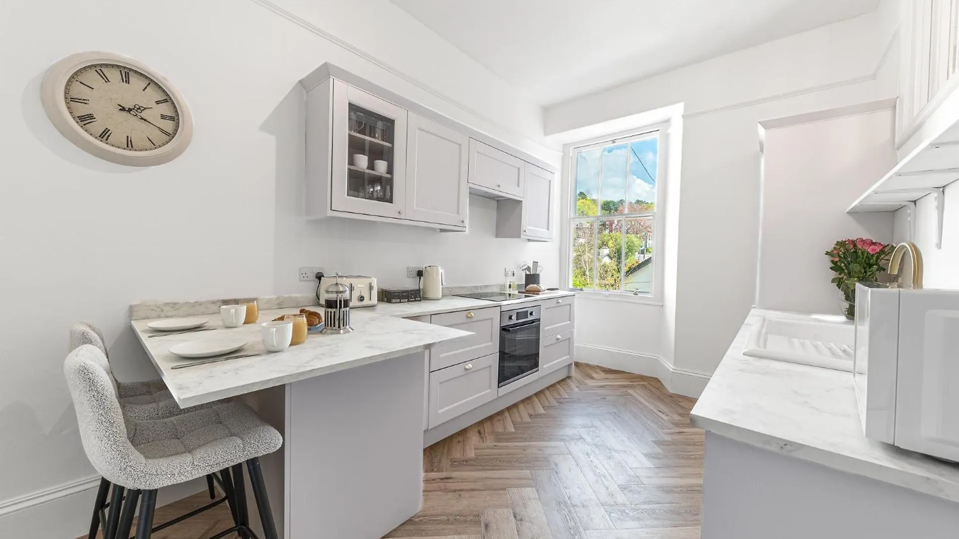 Location, Views, Parking Apartment Bowness-on-Windermere