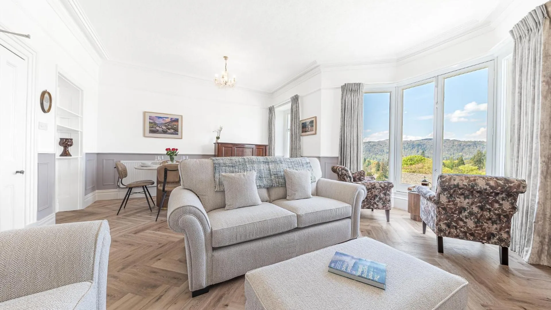 Location, Views, Parking Apartment *