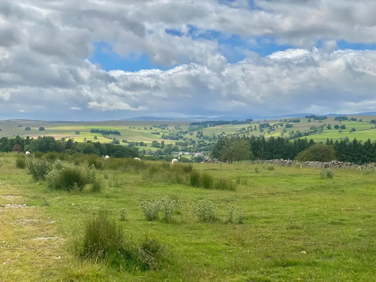 Idyllic Two Bed Country