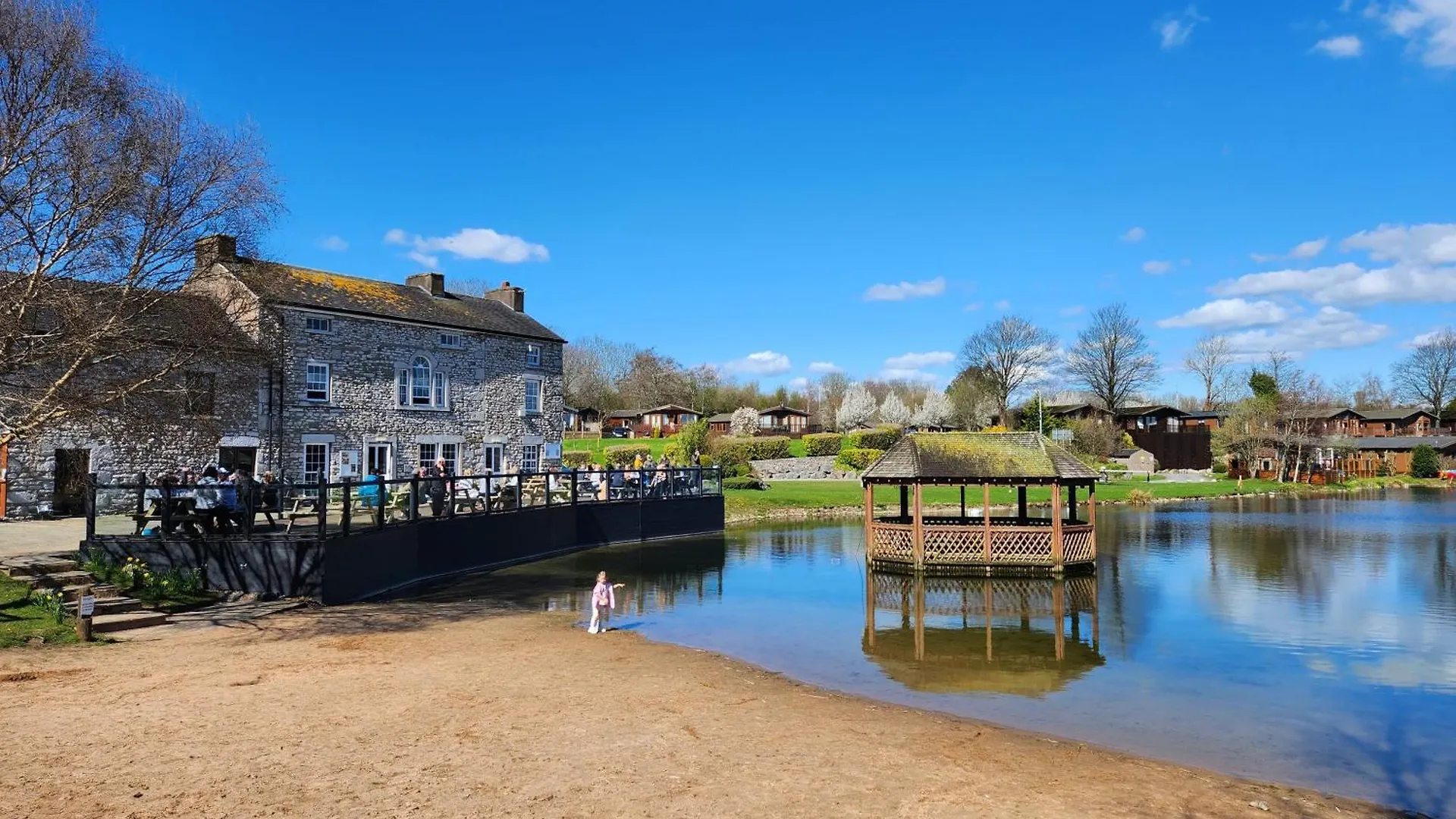 11 Borwick Lakes *