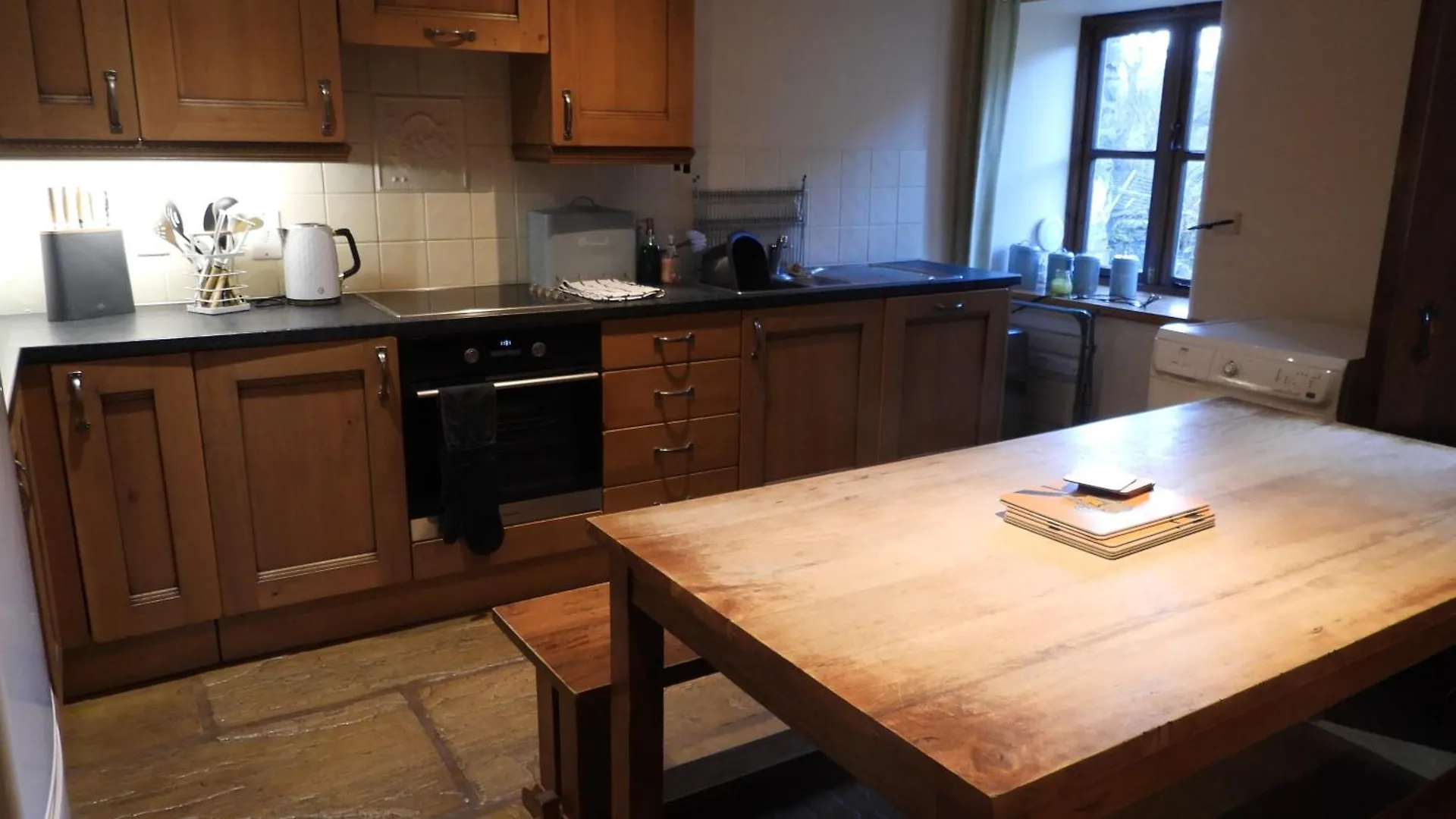 Apartment Oak Tree Nestled In The Hills Of The District And Yorkshire Dales *