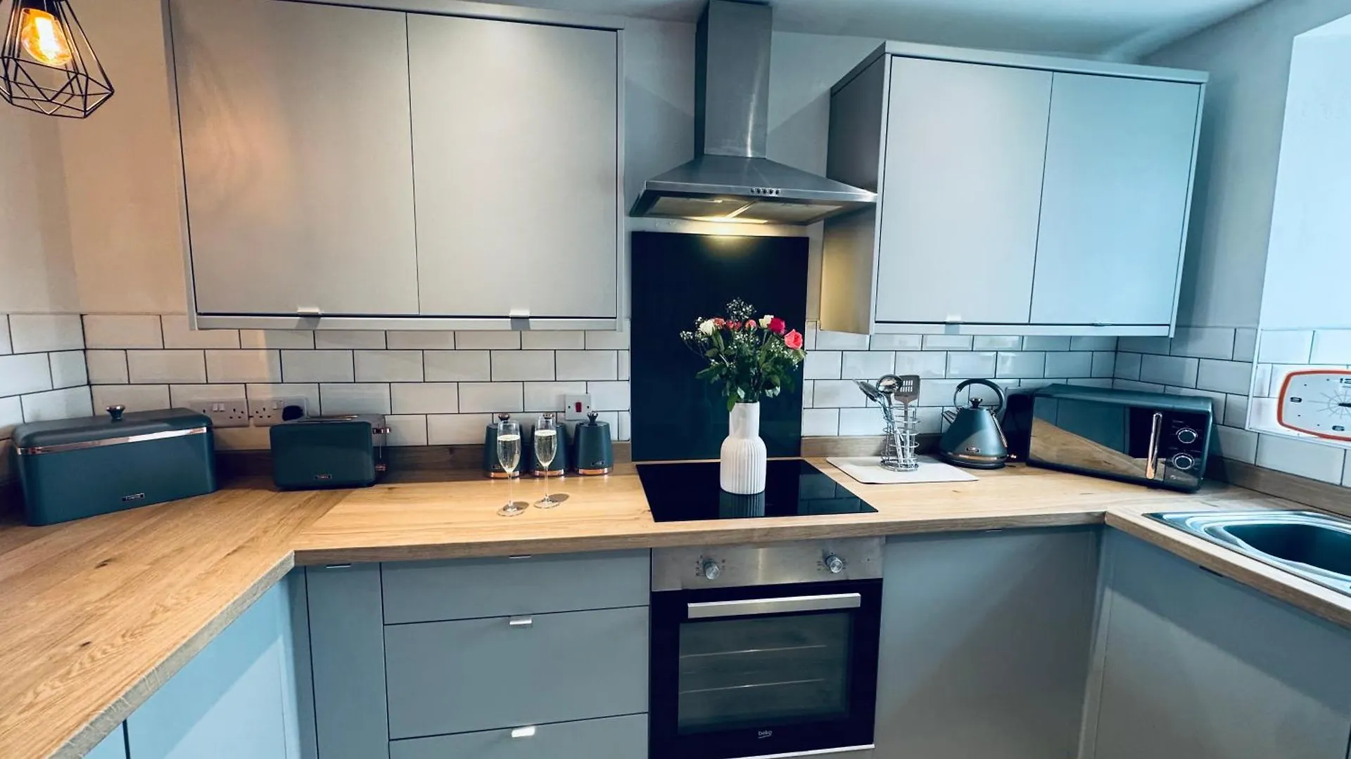 Keekle - 2 Bedrooms *