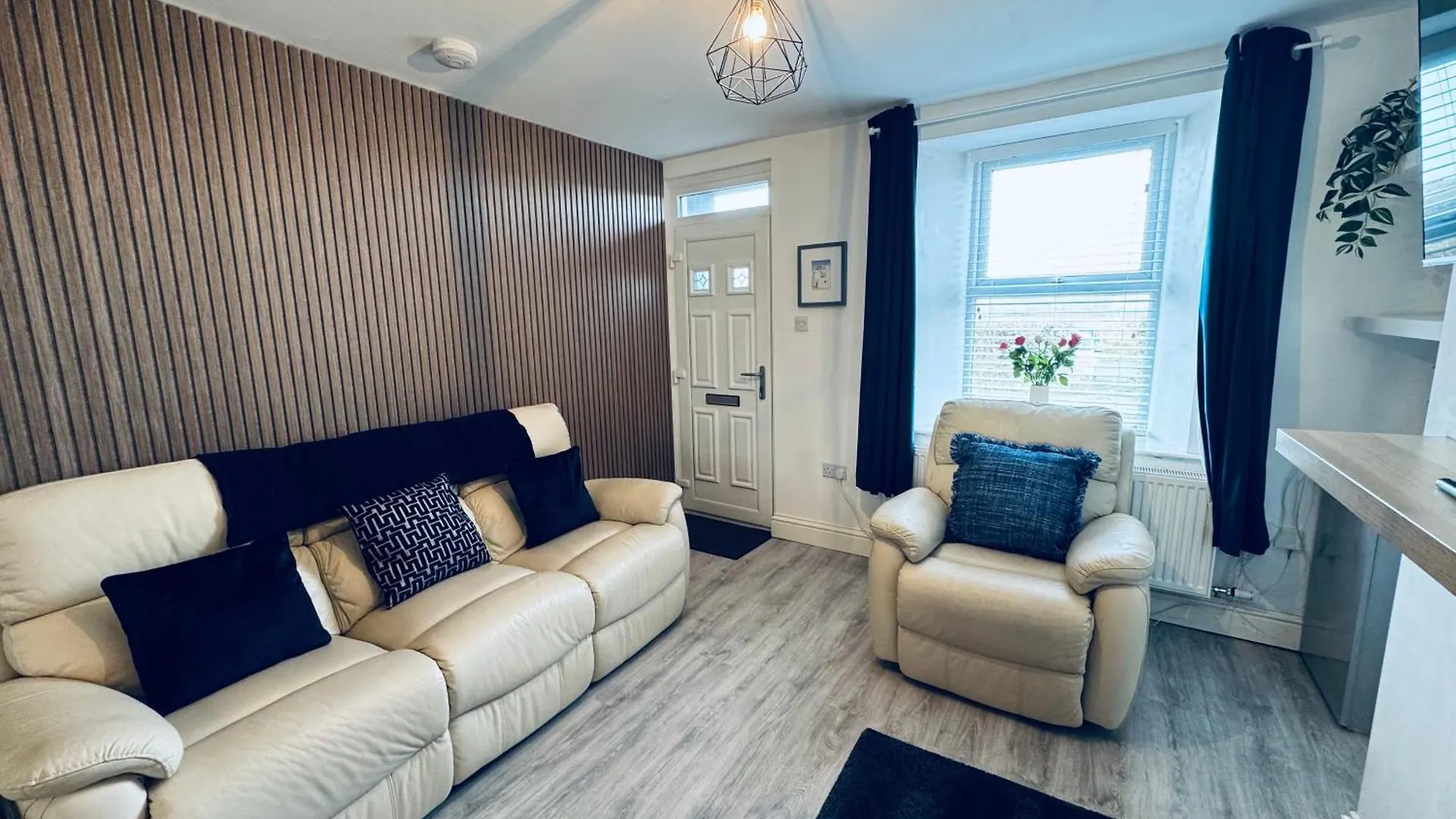 Keekle - 2 Bedrooms Prázdninový dům *